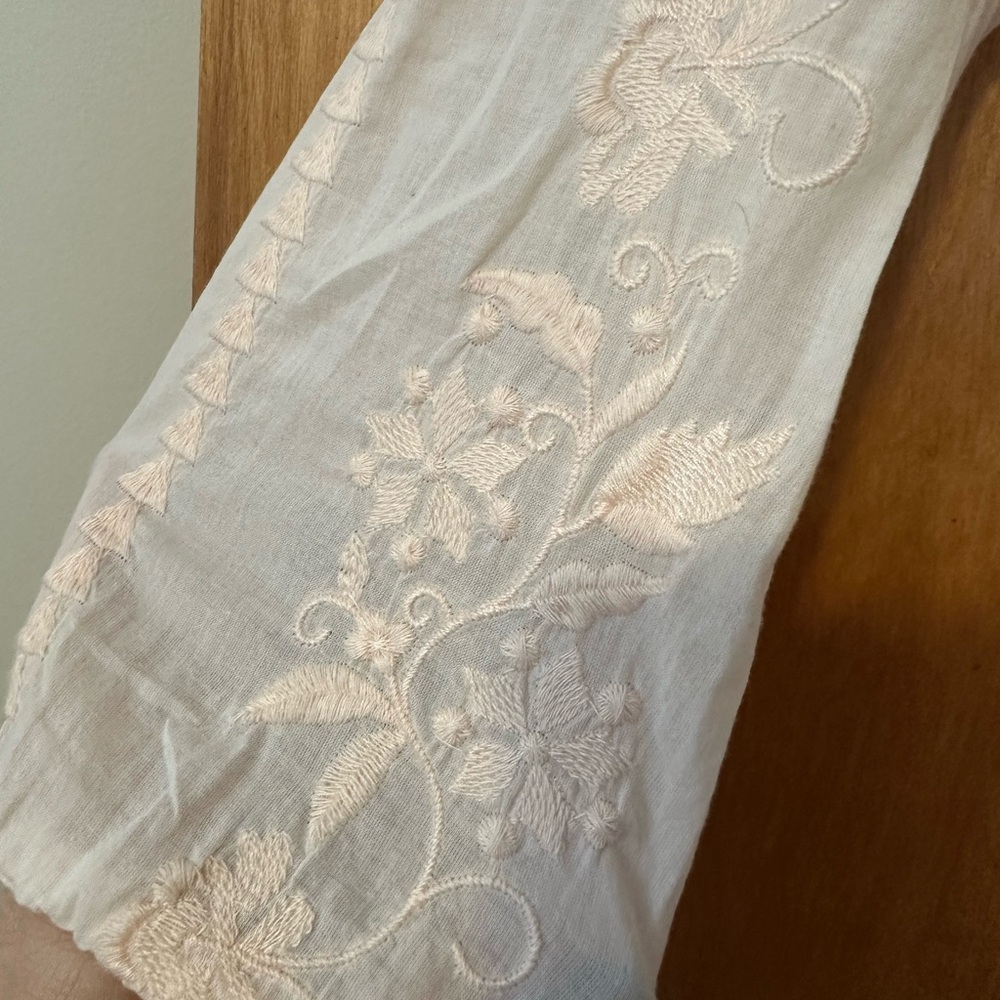 J. Jill Blouse with Floral Embroidery - Picture 4 of 6